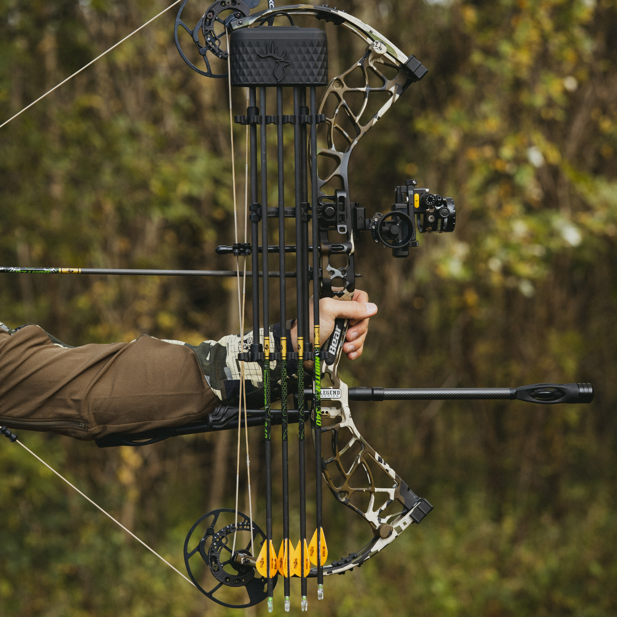 Gold Tip Hunter XT carbon hunting arrows for compound bows, engineered for accuracy, durability, speed, and consistent performance